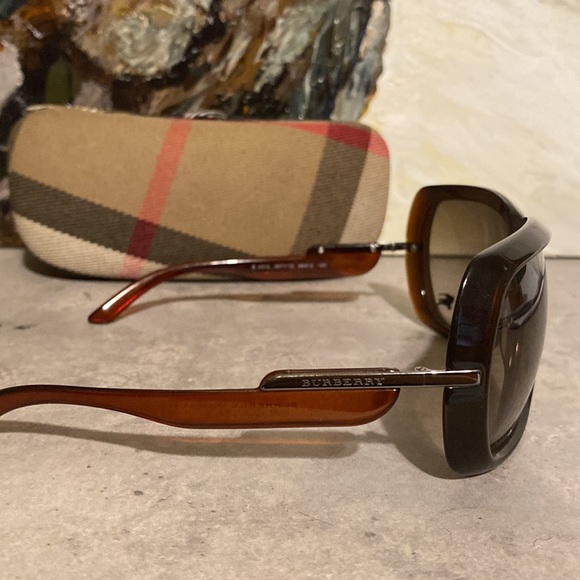 Burberry Sunglasses with Case - Picture 2 of 9